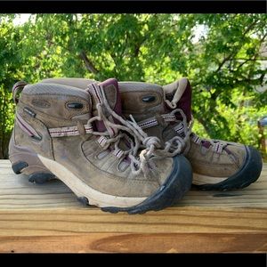 Keen Targhee II hiking boots